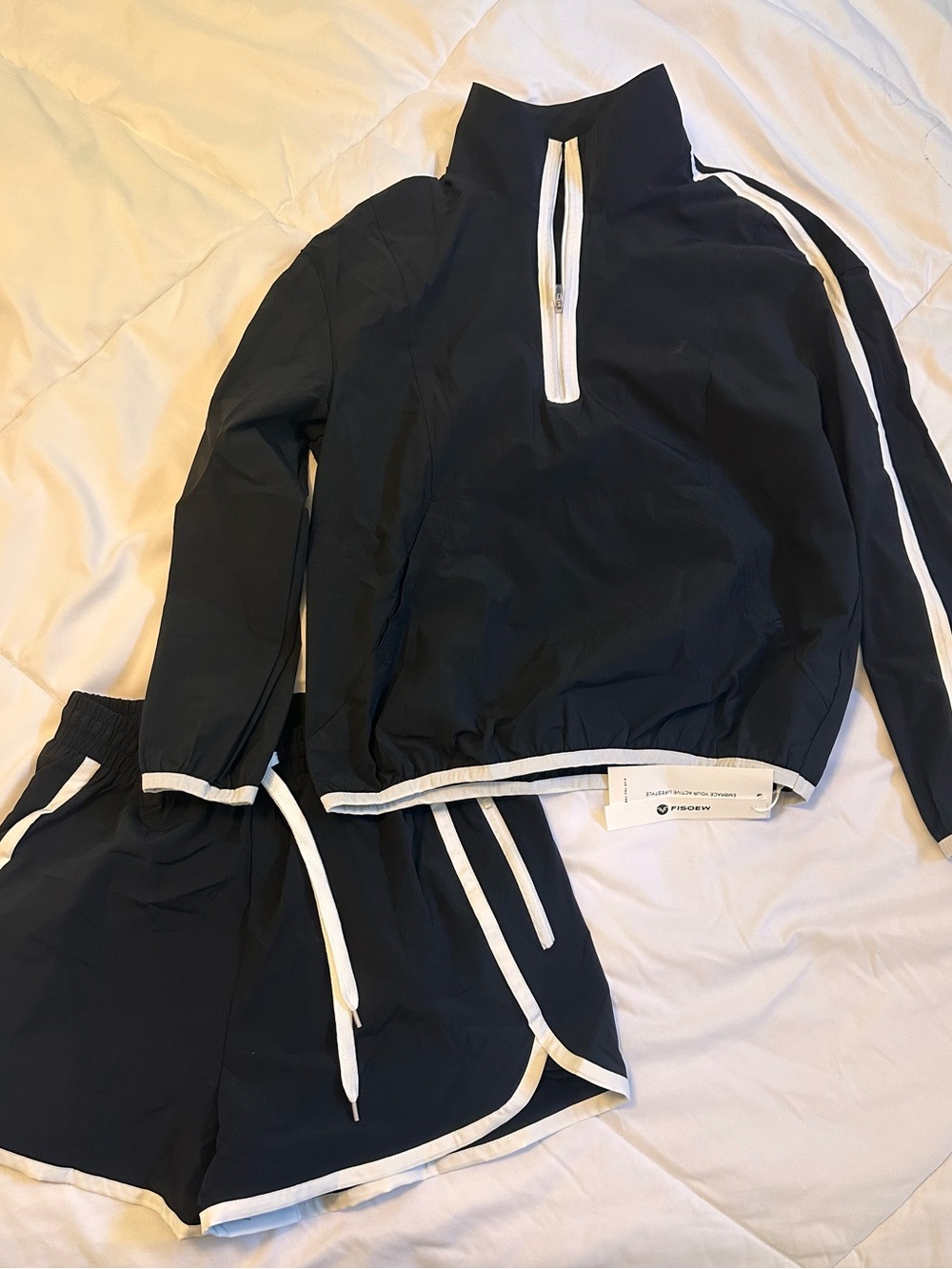 Ladies 2-Piece Athleisure Outfit-NWT